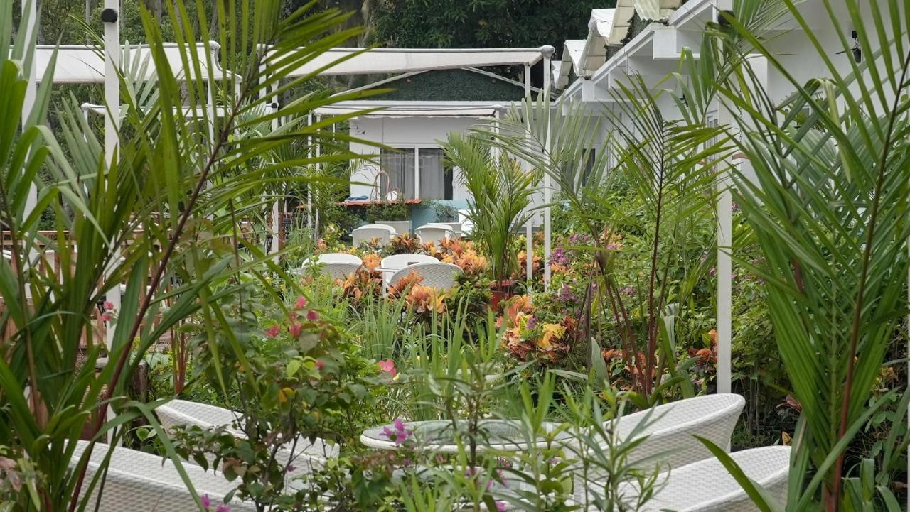 Whiteflower Resort Morjim Dış mekan fotoğraf