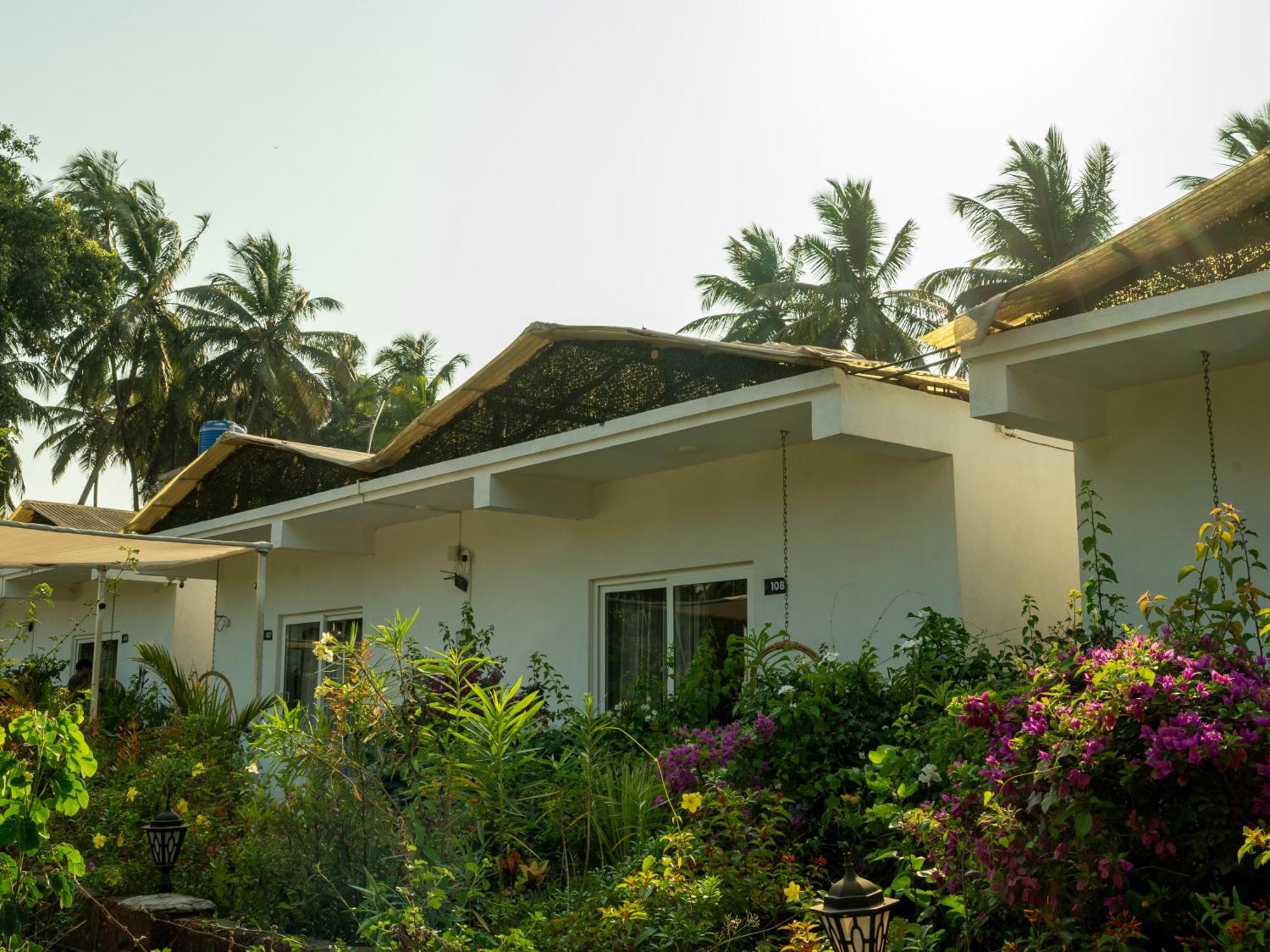 Whiteflower Resort Morjim Dış mekan fotoğraf