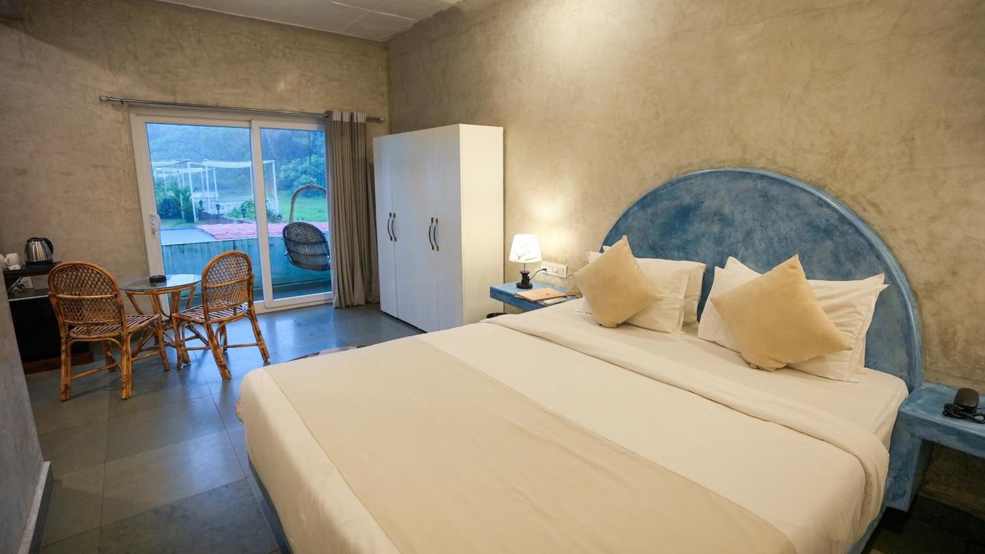 Whiteflower Resort Morjim Dış mekan fotoğraf